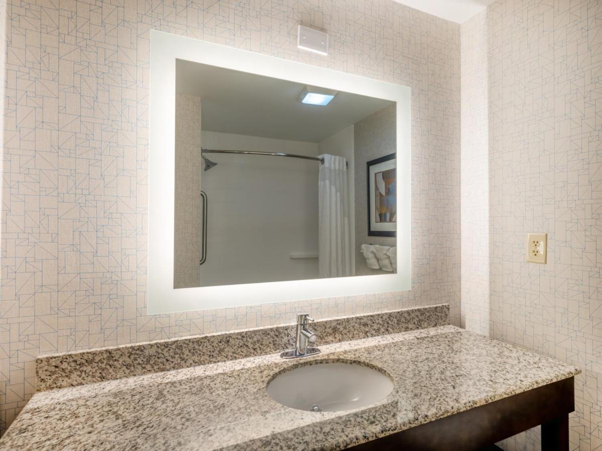 Holiday Inn Express Gas City By Ihg Bagian luar foto