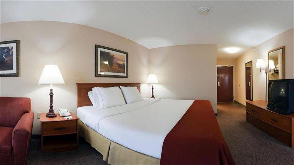 Holiday Inn Express Gas City By Ihg Bagian luar foto