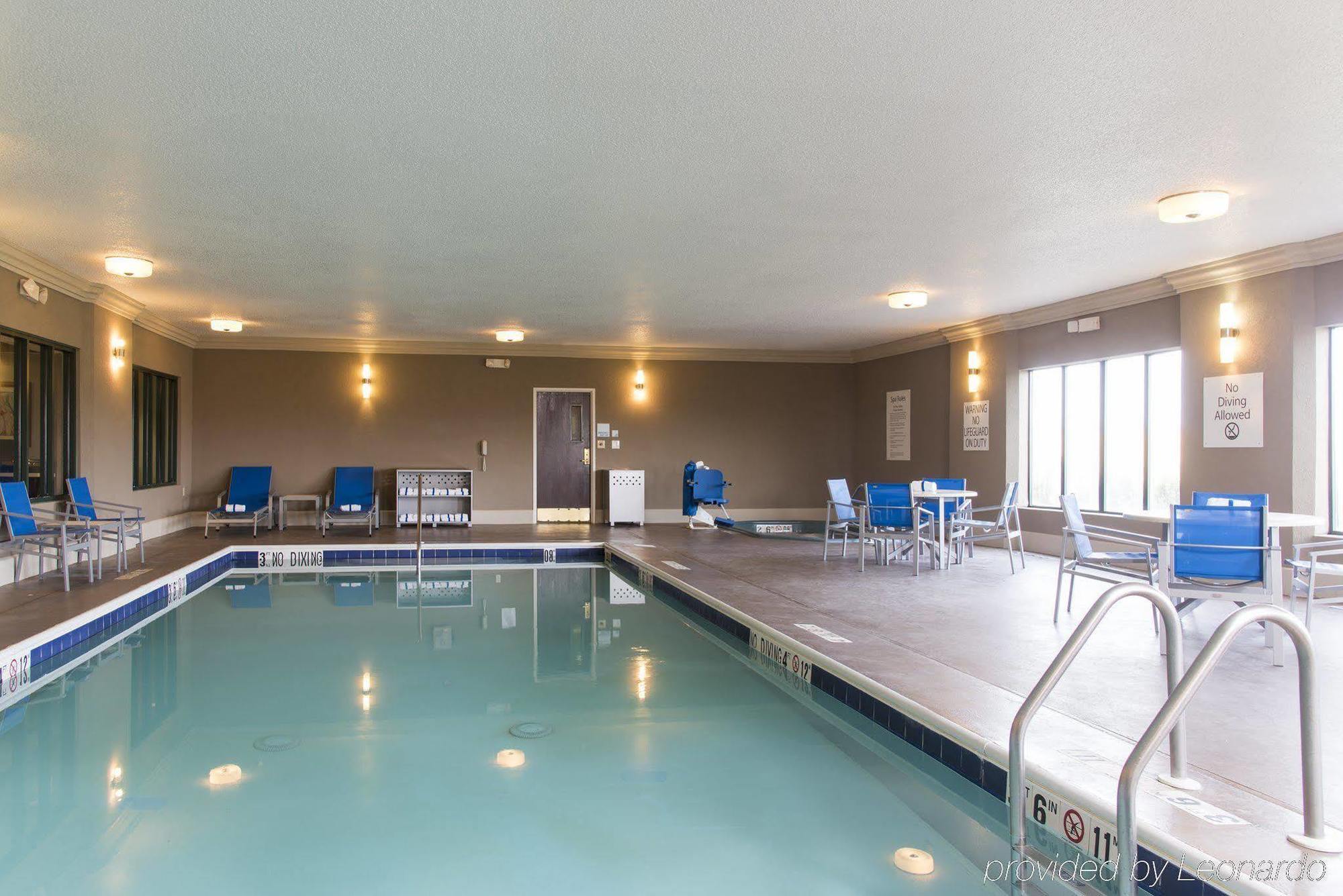 Holiday Inn Express Gas City By Ihg Bagian luar foto