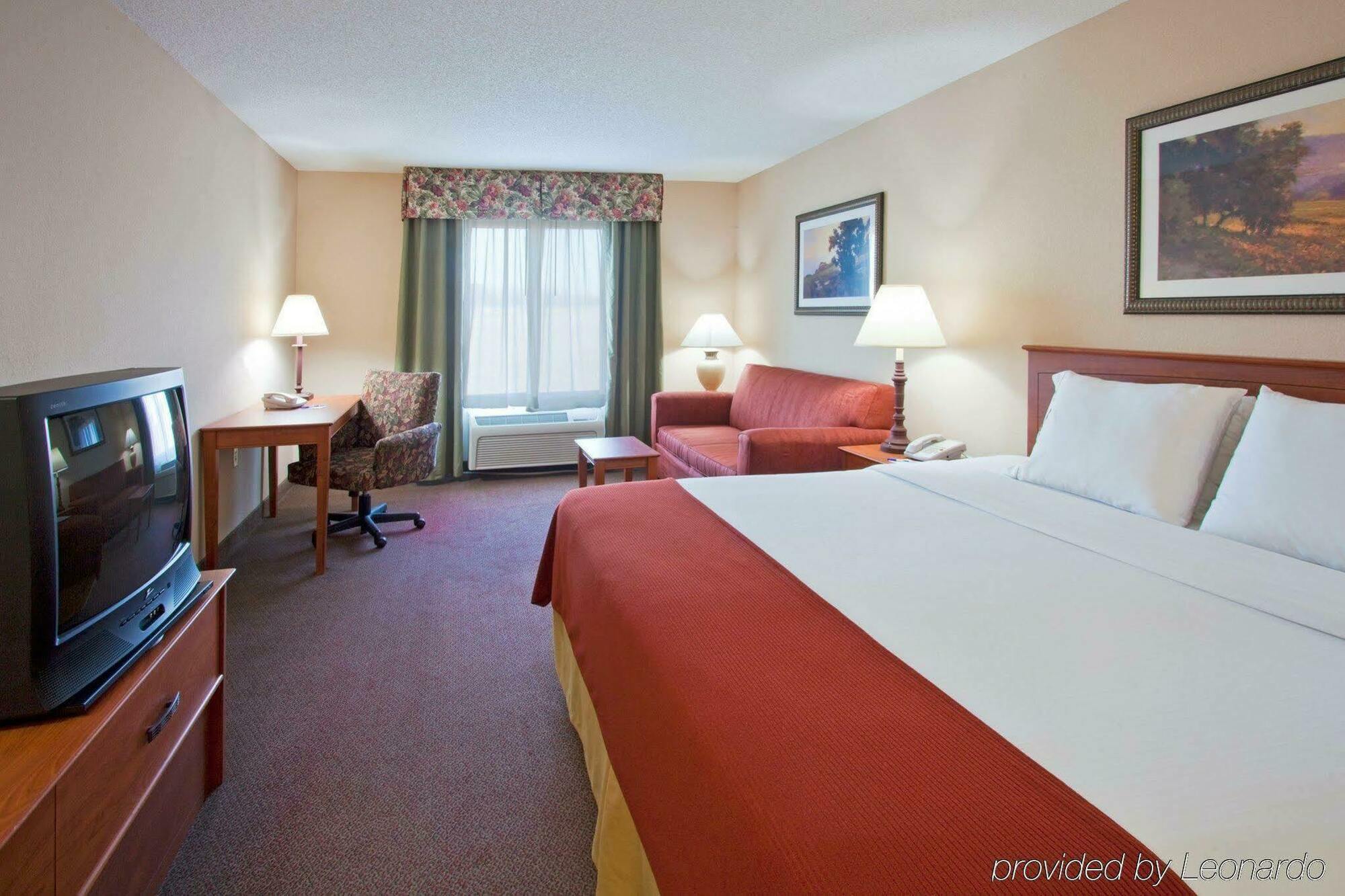 Holiday Inn Express Gas City By Ihg Bagian luar foto