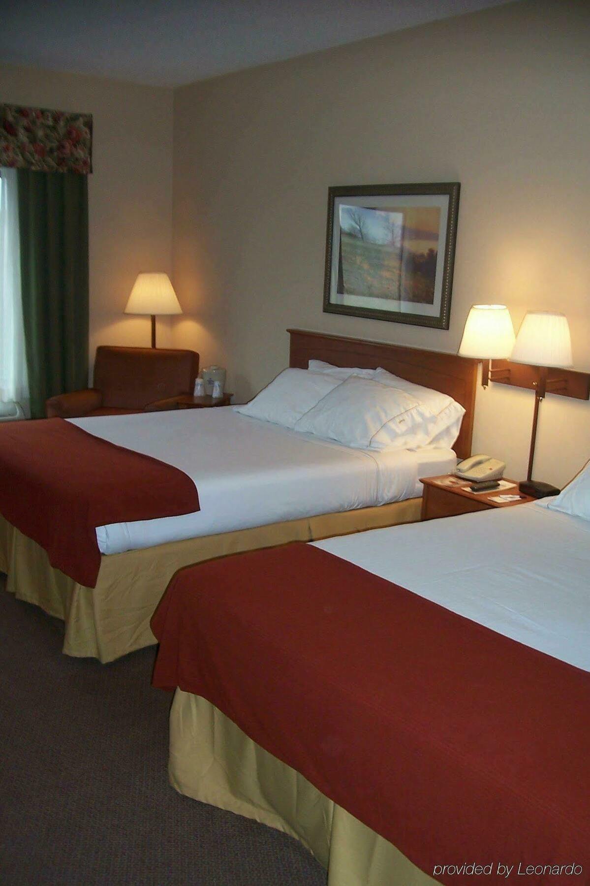 Holiday Inn Express Gas City By Ihg Bagian luar foto