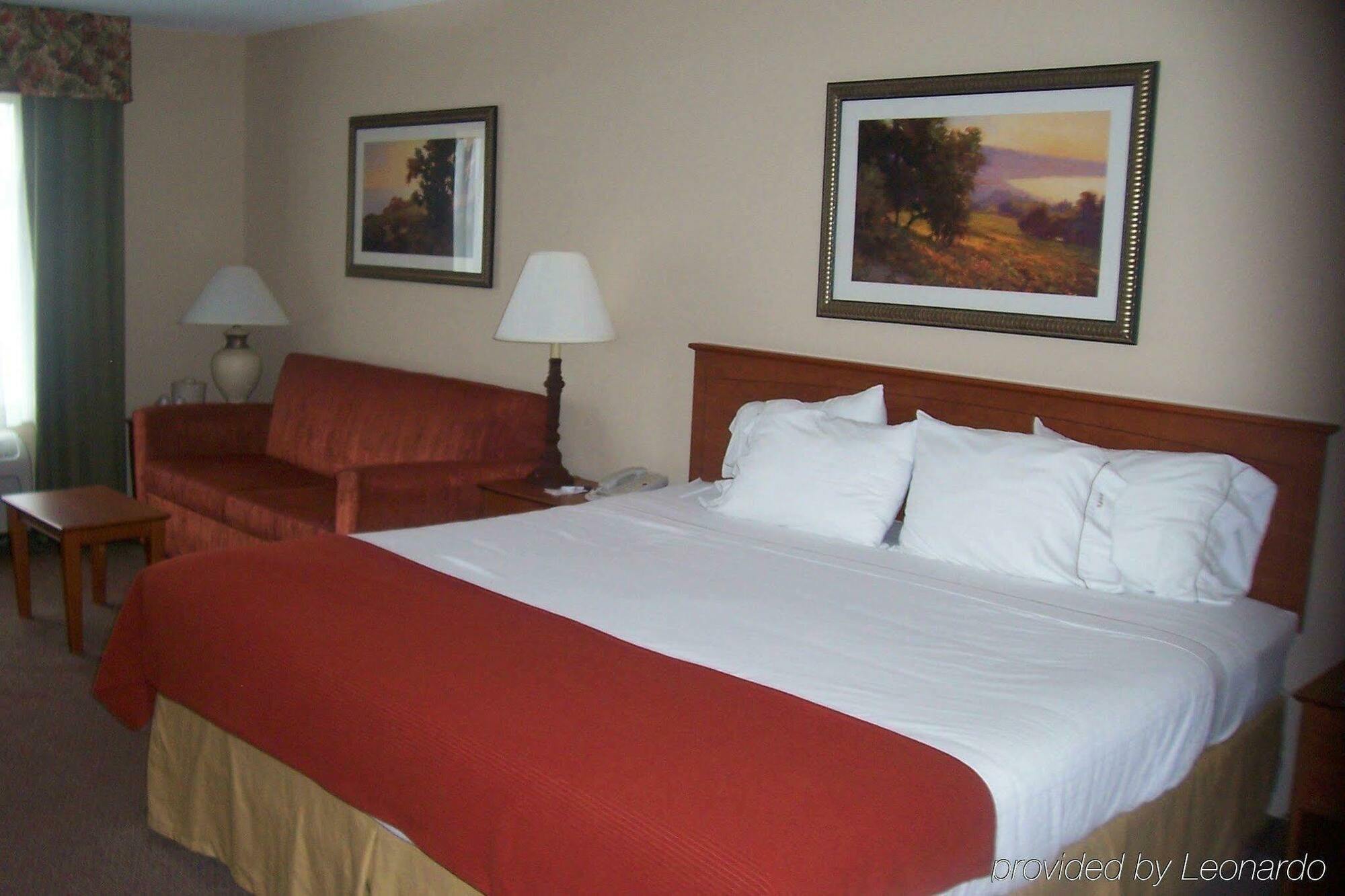 Holiday Inn Express Gas City By Ihg Bagian luar foto