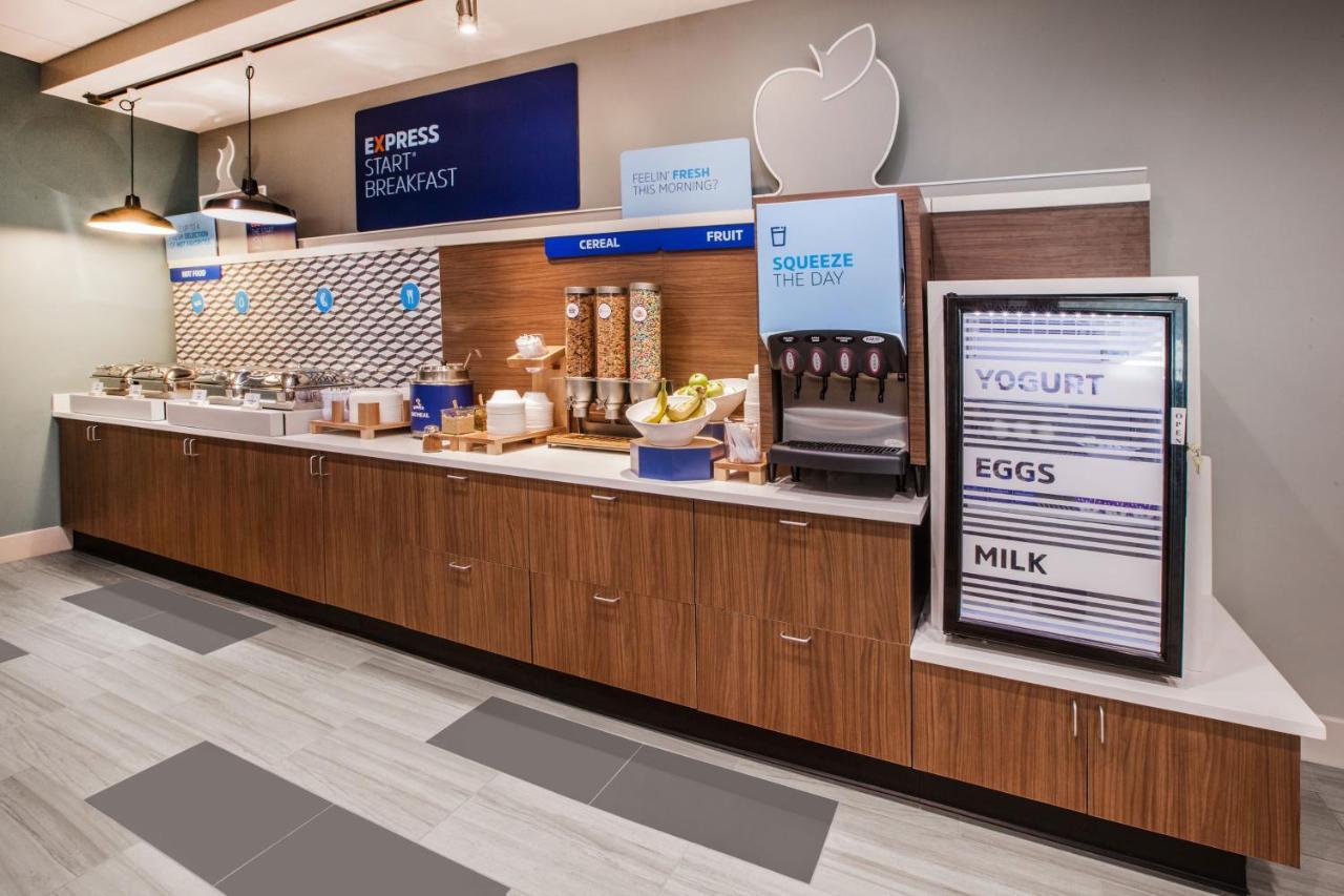 Holiday Inn Express Gas City By Ihg Bagian luar foto